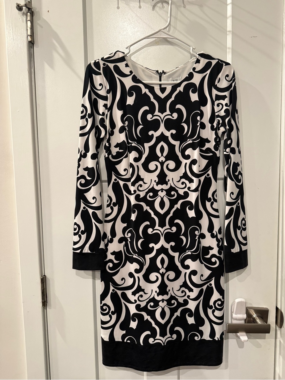 Cache Black and White Long Sleeve Patterned Sheath Dress